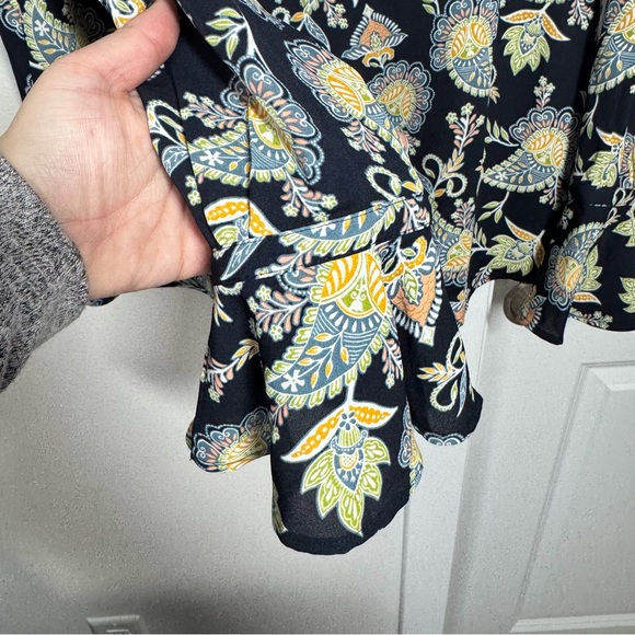 LOFT Blouse Size Small Navy Blue Paisley Bell Sleeve Office Business Casual - Picture 4 of 10